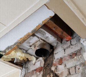Verwijderde schouw in woonkamer